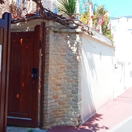 Mysaintaubin Bed and Breakfast 4*